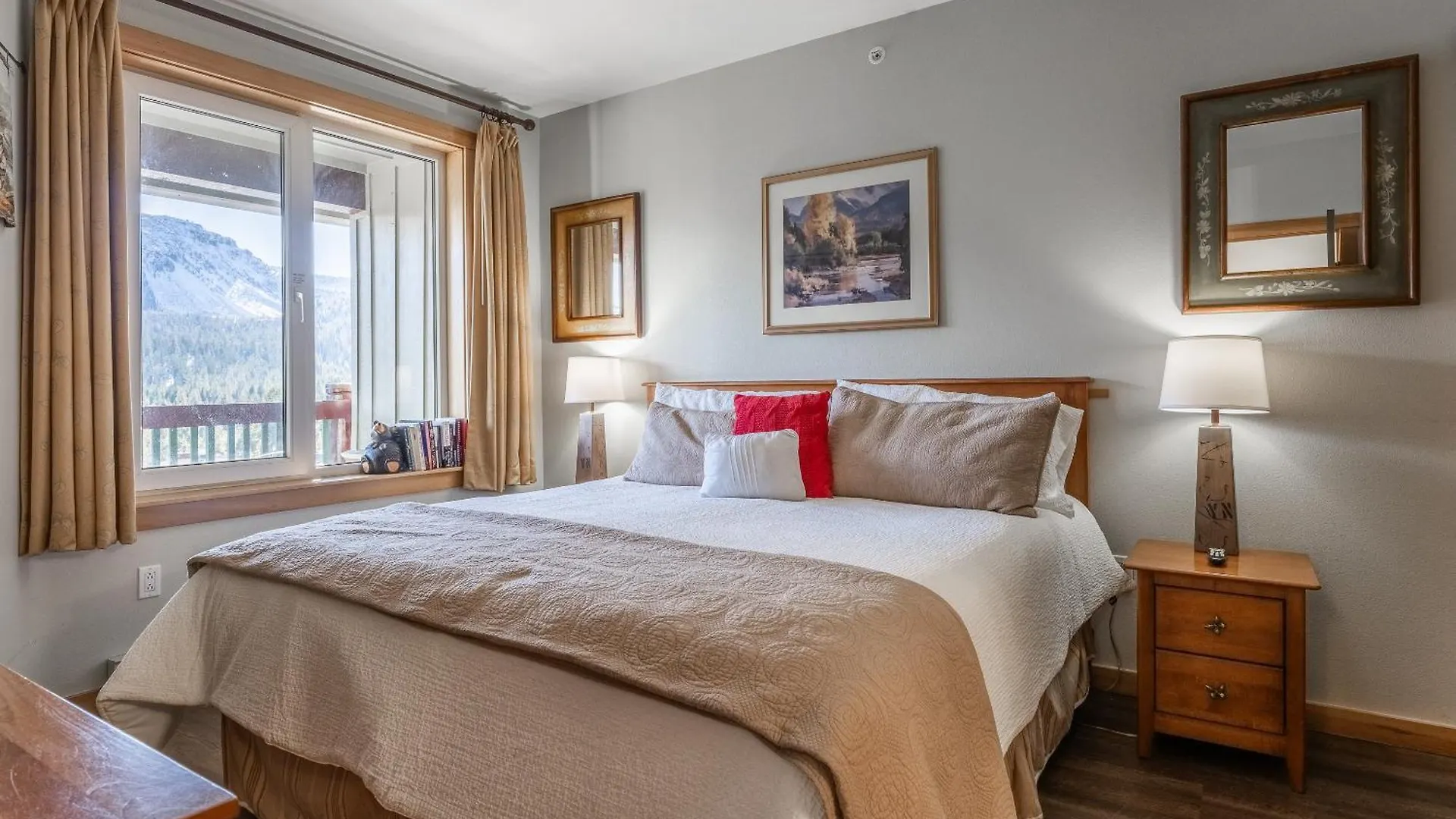 Juniper Springs Lodge #412 - Luxury Ski In Ski Out! 2 Bedroom Mammoth Lakes Holiday home