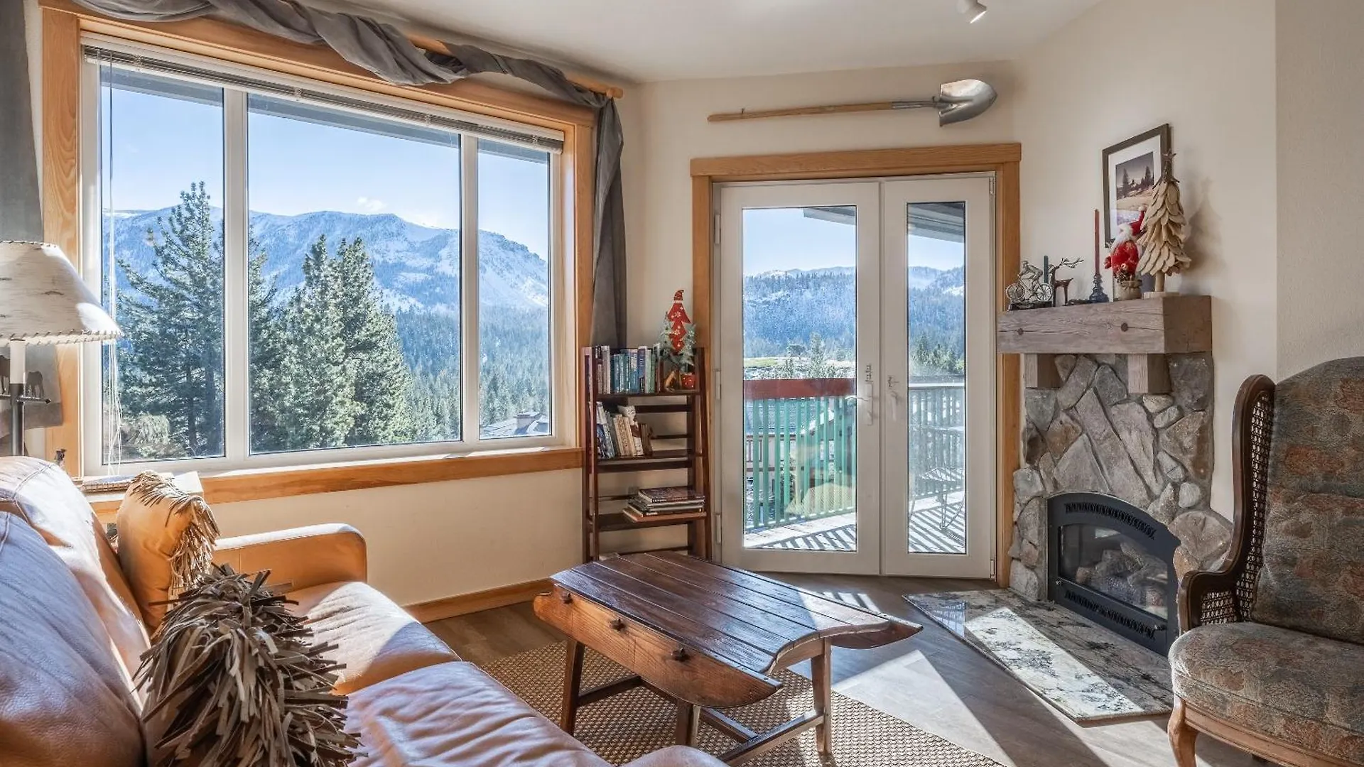 Juniper Springs Lodge #412 - Luxury Ski In Ski Out! 2 Bedroom Mammoth Lakes