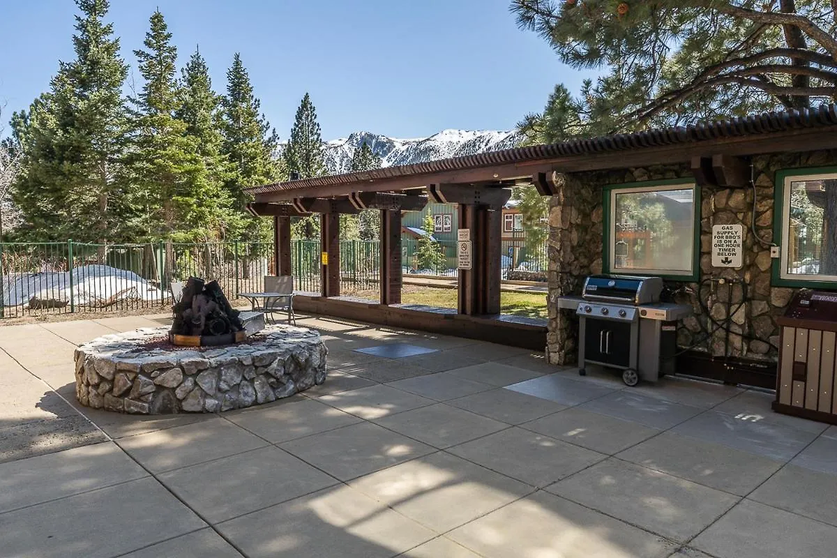Juniper Springs Lodge #412 - Luxury Ski In Ski Out! 2 Bedroom Mammoth Lakes Holiday home